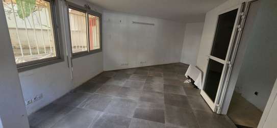 Vente Villa Cité Biagui /Produit atypique à gros potentiel. image 7