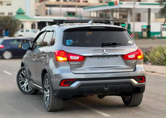 Mitsubishi outlander image 8