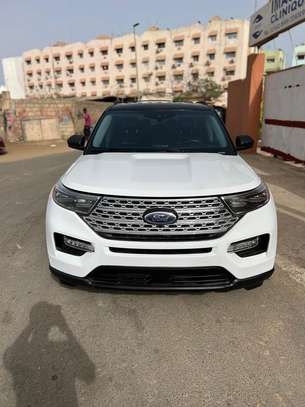 Ford explorer xlt image 2