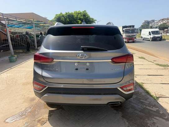HYUNDAI SANTA FE 2019 image 8
