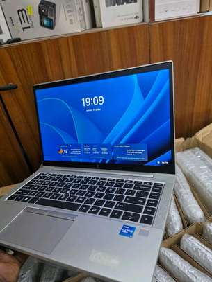 HP elitebook 840 G8 image 2