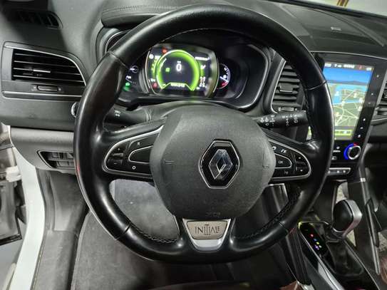 Renault SUV blanc phares LED design moderne image 6