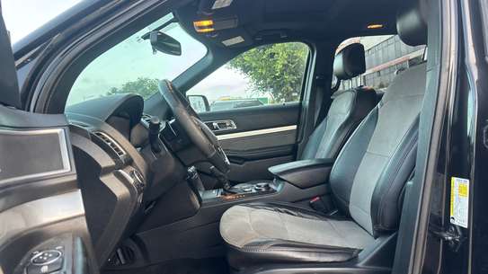 FORD EXPOLORER venant image 11