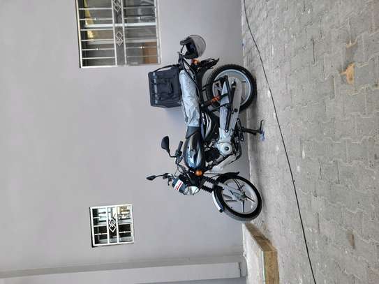 Moto boxer 125cc 9 mois d'utilisation image 2