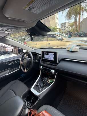 Rav4 hybrid 2024 image 4
