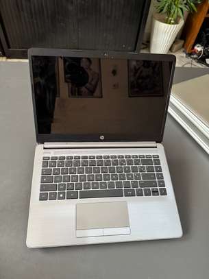 Hp ryzen 3 / 2gb gpu / 8gb ram / ssd 256 ordinateur image 2