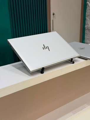 Hp elitebook 840 G9 12 eme génération image 2