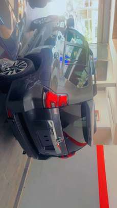Toyota PRADO VX 2024 SUV Gris métallisé image 5