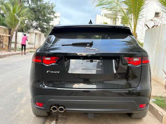 Jaguar F pace 2018 image 6