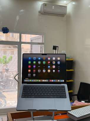 MacBook Pro M2 Pro 14 Pouces image 4