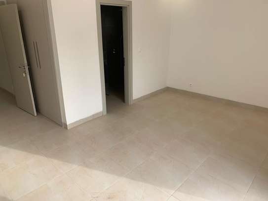 Appartement F4 standing à louer à Sacre-coeur 1 image 10