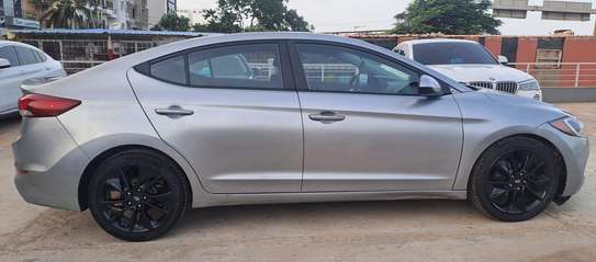 Hyundai Elantra 2017 image 2