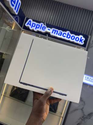 MacBook Air M5 (2026) Ram 24Go SSD 1To Scellé image 3