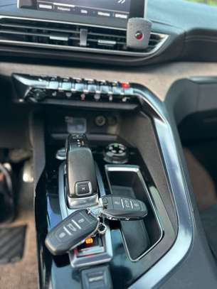 Peugeot 3008 GT 2019 image 12