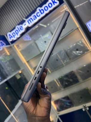 MacBook Pro M1 Pro 16 Pouces Ram 32Go SSD 1To image 3