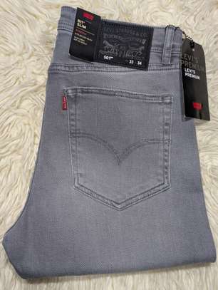 Jeans Grandes Marques coupe classique et slims image 10