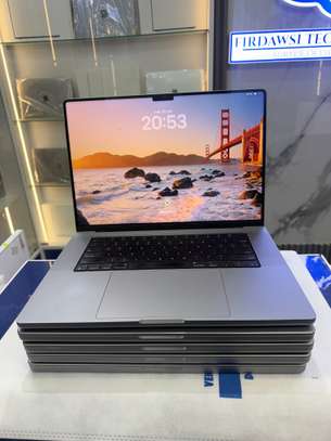 MacBook Pro M1 Pro 16 Pouces Ram 32Go SSD 1To image 4