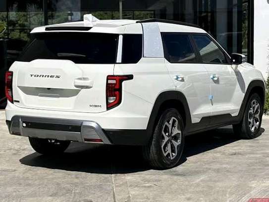 KGM TORRES 2025 image 2