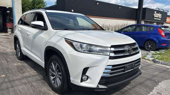 Toyota Highlander image 2