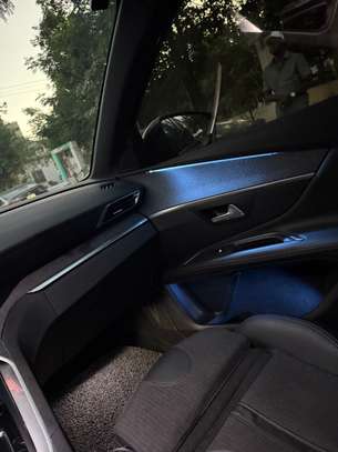 Peugeot 3008 2019 image 5