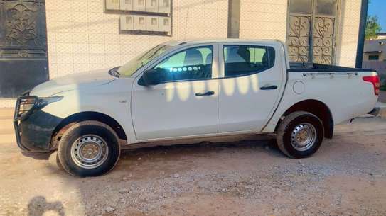 Location Mitsubishi Pickup image 2