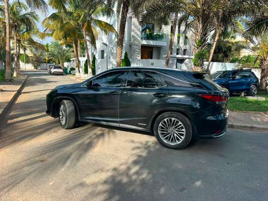 Lexus RX 450h SUV image 13