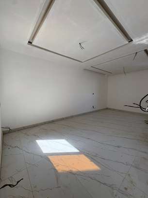 Almadies – Apparemment R+7 haut standing à vendre image 9