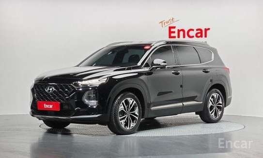 Hyundai Santa Fe essence 2019 full options image 2