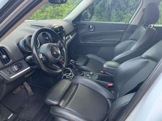 Mini Cooper Countrymane S image 7
