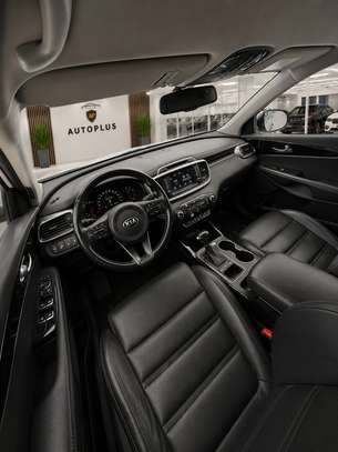 Kia Sorento 2017-18 full options image 13