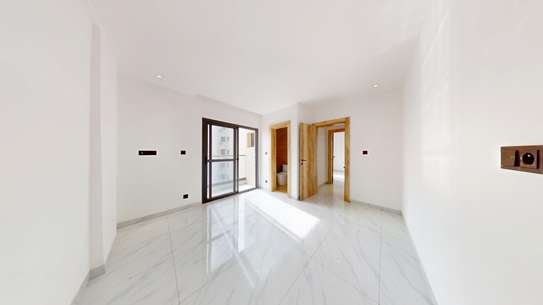 F4 de 170m² au point E image 13