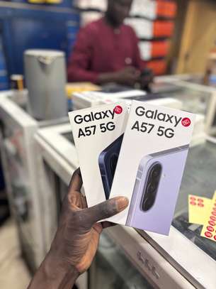 Samsung Galaxy A57 5G Violet 128GB Neuf image 2
