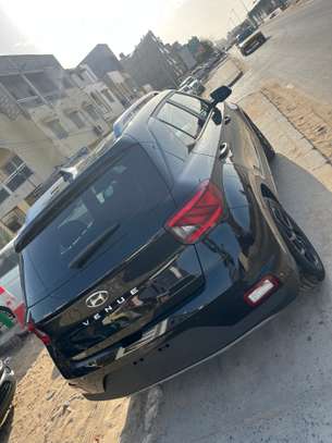 Hyundai Venue image 3