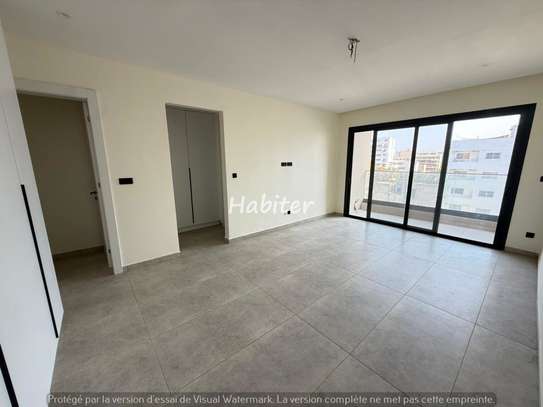 Appartement de type F4 à louer au point E image 7