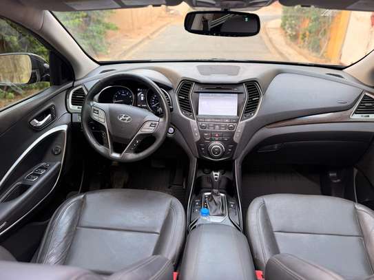 Hyundai Santa Fe limited image 6