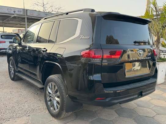 Toyota land cruiser VX image 4