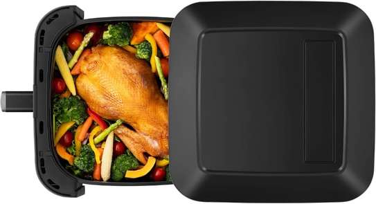 AIR FRYER HISENSE 8LITRES FENETRE VISIBLE NOIR H08AFBK1S4 image 3