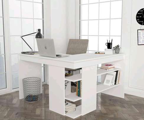 Bureau stylé et design disponible en 2 couleurs image 2