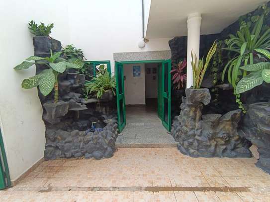 Immeuble a loué pour Ong,ecole et bureaux aux Almadies image 3