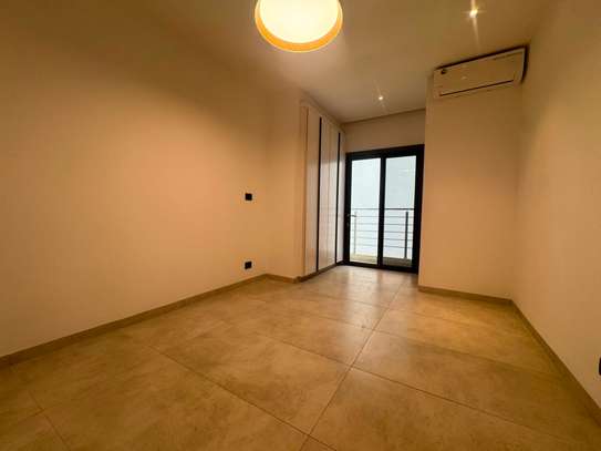 Duplex à louer corniche ouakam image 9