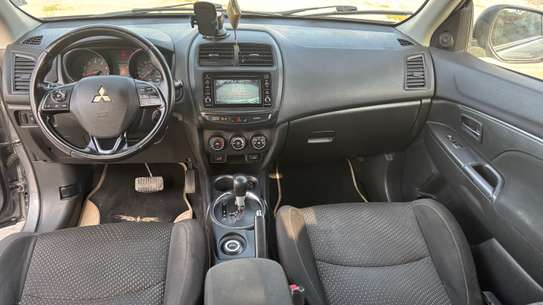 Mitsubishi rvr Venat 2016 image 9