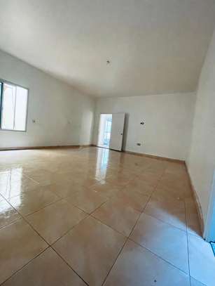 Appartement spacieux à Liberté 6 Extension image 3