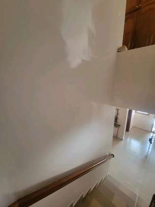 À louer à la Cité Biagui une villa image 14