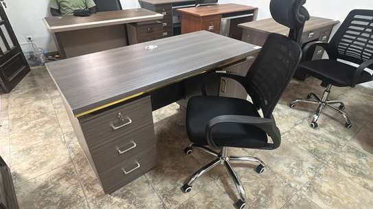Table et chaise bureau image 4