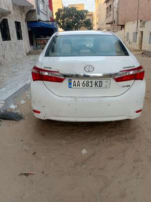 Toyota Corolla 2015 en parfait état. image 2