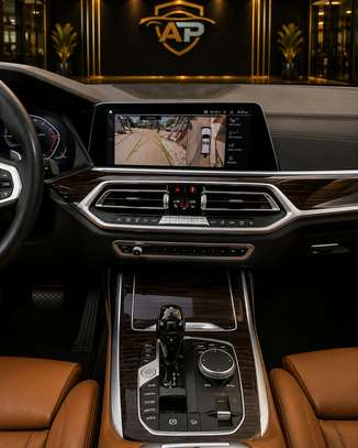 BMW X7 2021 image 8