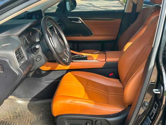 Lexus RX 450h SUV image 8