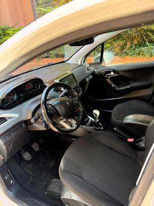 Peugeot 208 Gt image 7