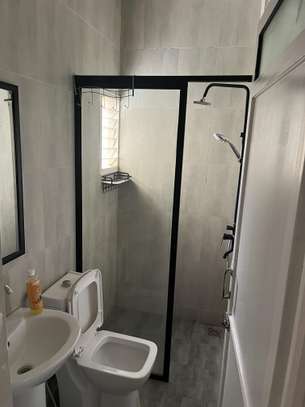 APPARTEMENT MEUBLE F4 A LOUER A DIAMNIADIO image 12