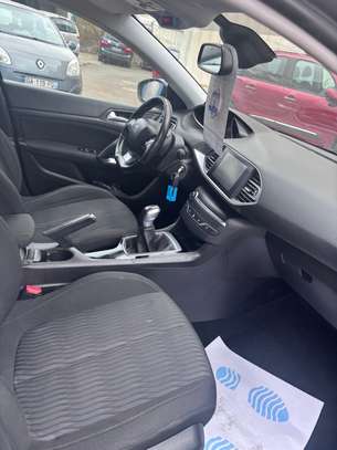 PEUGEOT 308  année 2016 image 3